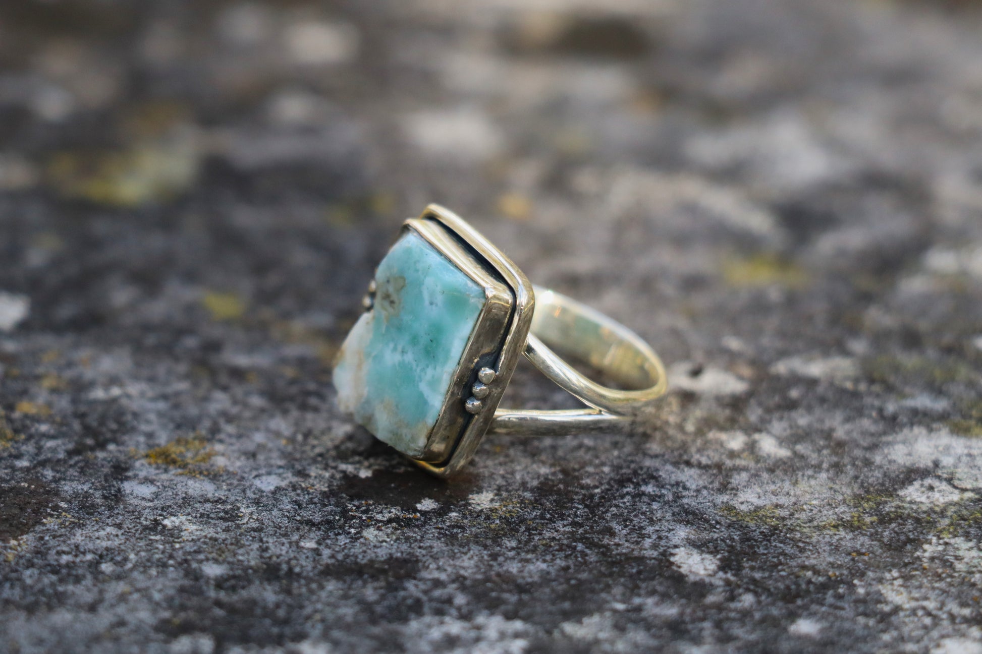Raw Chrysoprase Ring in 925 Sterling Silver. Venus-Mercury crystal for Heart Healing and self-love.