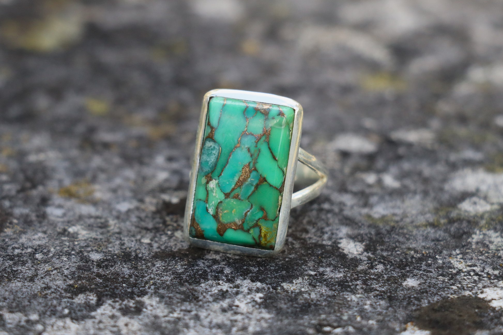 Green Copper Turquoise Ring in 925 Sterling Silver. Focus on Self-Acceptance and Heart Healing.