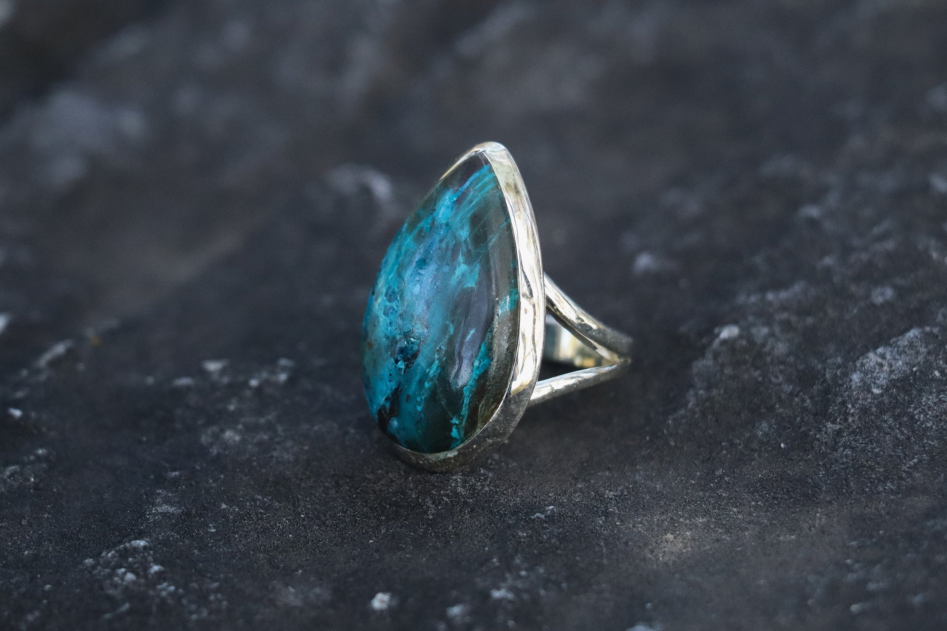 Azurite Ring in 925 Sterling Silver. Saturn Jupiter crystal for Inner Vision and Wisdom.