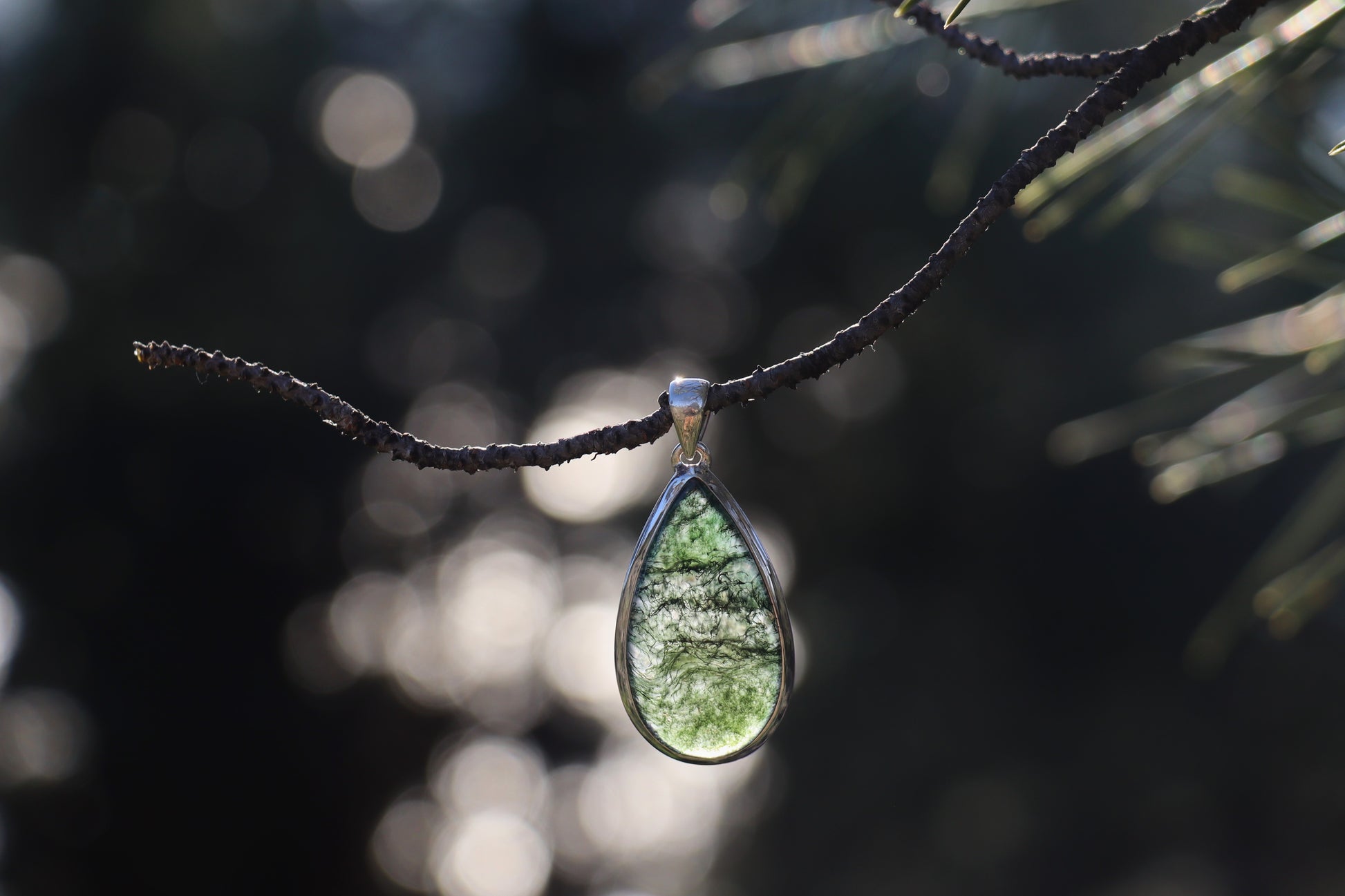 Moss Agate Pendant in 925 Sterling Silver. Venus Moon energy for Grounding.