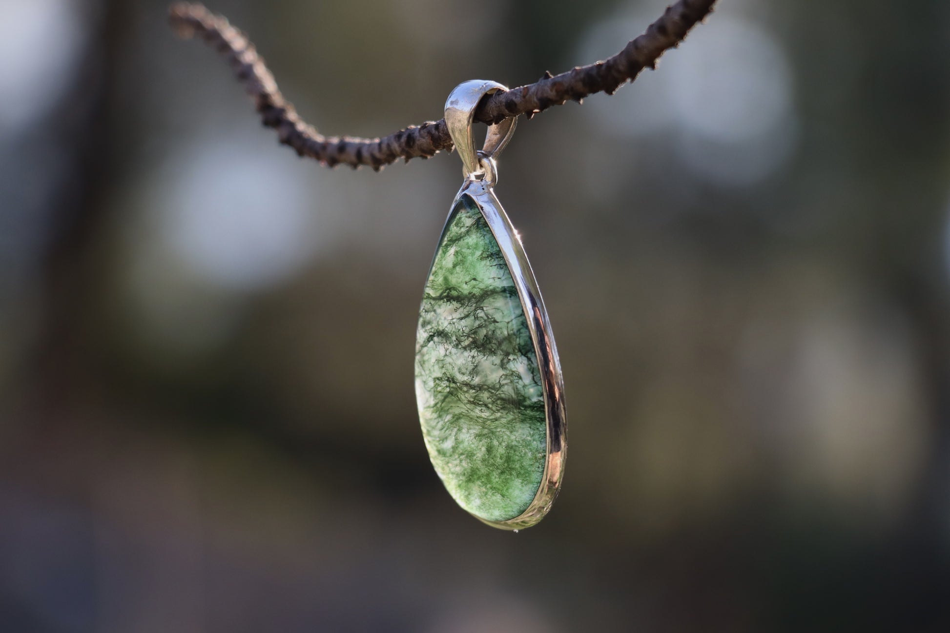 Earthy jewelry featuring Natural Moss Agate. Nourishment and emotional balance stone.